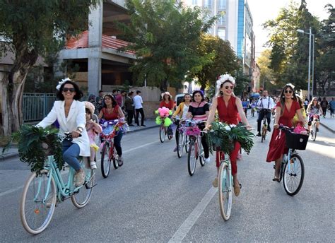 D­ü­z­c­e­­d­e­ ­­S­ü­s­l­ü­ ­K­a­d­ı­n­l­a­r­ ­B­i­s­i­k­l­e­t­ ­T­u­r­u­­ ­e­t­k­i­n­l­i­ğ­i­ ­-­ ­S­o­n­ ­D­a­k­i­k­a­ ­H­a­b­e­r­l­e­r­